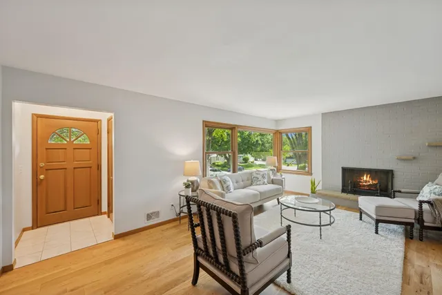 $725,000 | 5209 West 61st Street, Edina, MN 55436