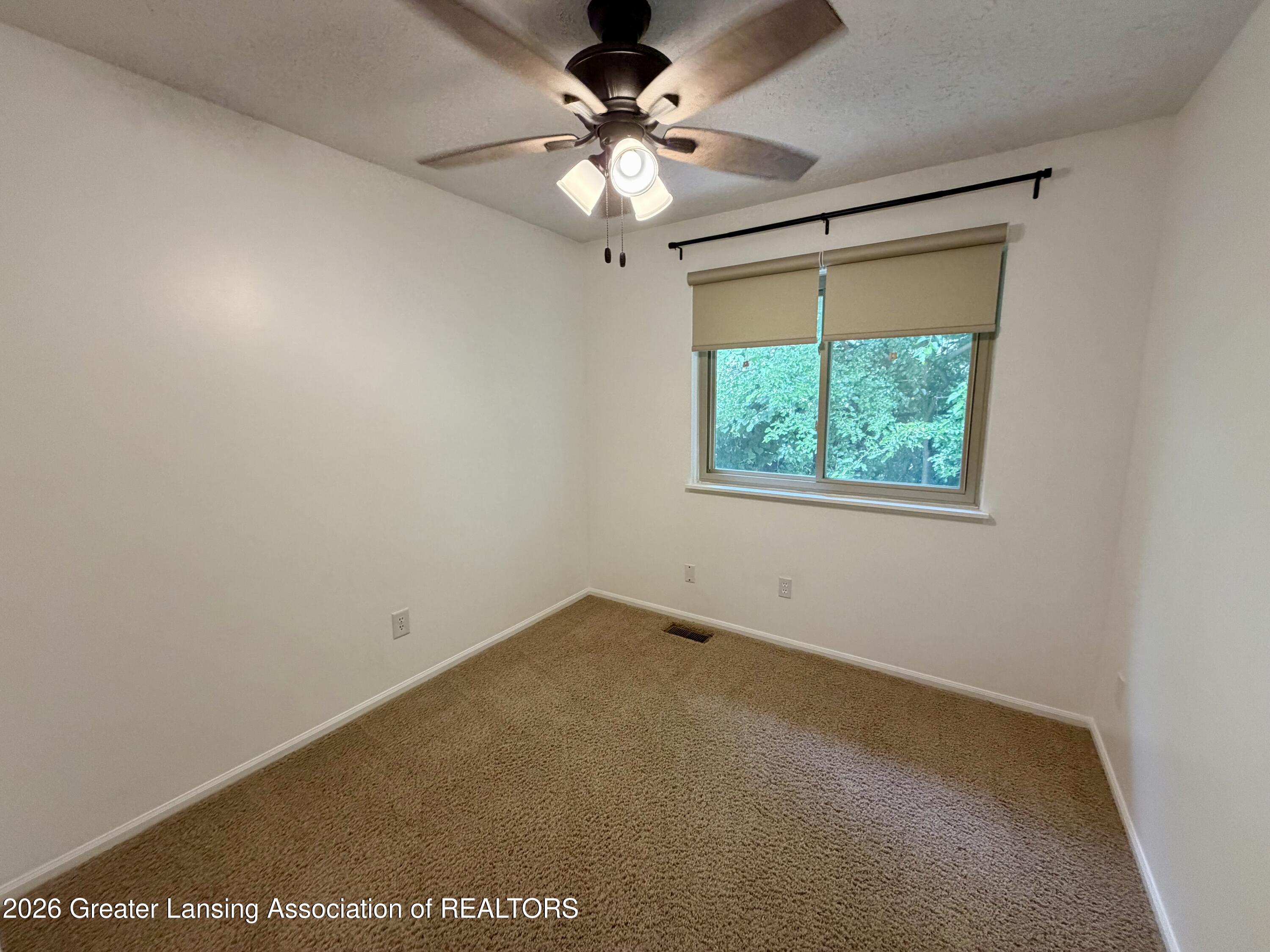 830 Armstrong Road, Unit 17 Lansing, MI 48911 - Photo 24 of 46 IMG_3312