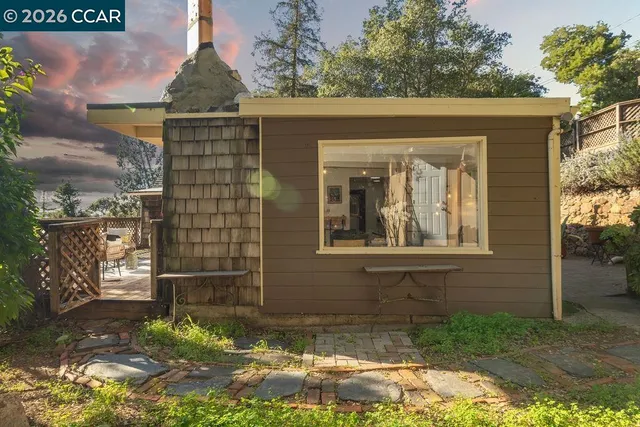 $699,000 | 7308 Altura Place, Oakland, CA 94605