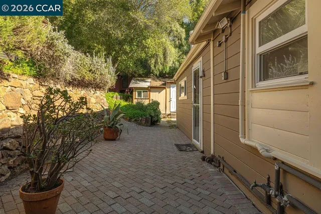 $699,000 | 7308 Altura Place, Oakland, CA 94605