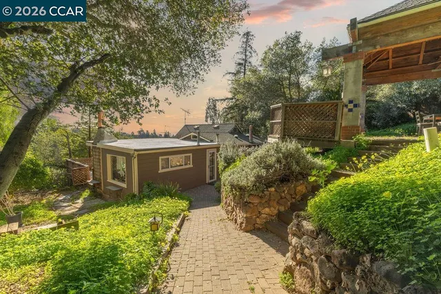 $699,000 | 7308 Altura Place, Oakland, CA 94605