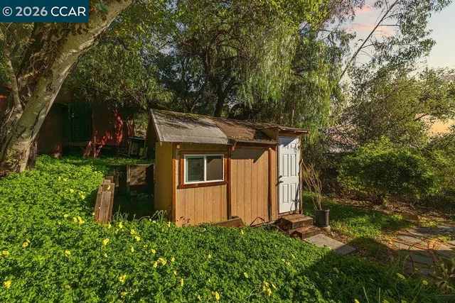 $699,000 | 7308 Altura Place, Oakland, CA 94605