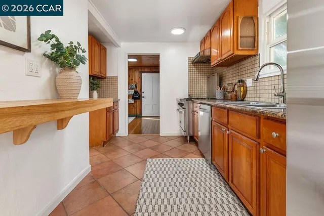 $699,000 | 7308 Altura Place, Oakland, CA 94605