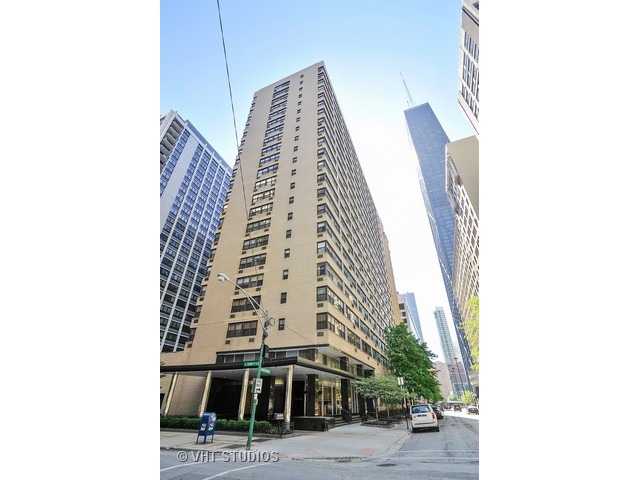 850 North Dewitt Place, Unit 20F Chicago, IL 60611 - Photo 1 of 10