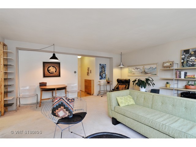 850 North Dewitt Place, Unit 20F Chicago, IL 60611 - Photo 4 of 10