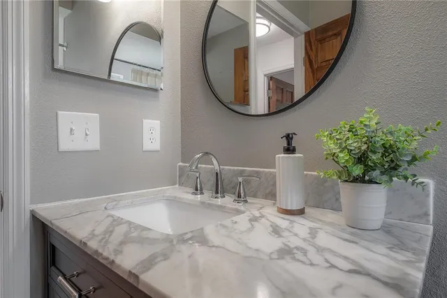 $599,999 | 6142 Caroline Drive, Wesley Chapel, FL 33545