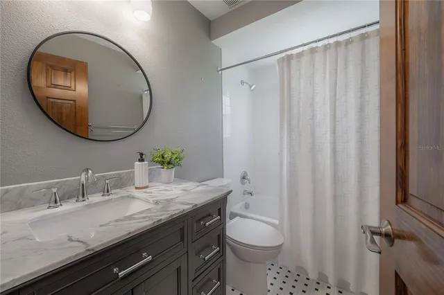 $599,999 | 6142 Caroline Drive, Wesley Chapel, FL 33545