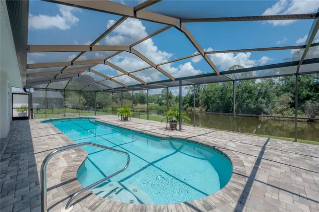 $599,999 | 6142 Caroline Drive, Wesley Chapel, FL 33545