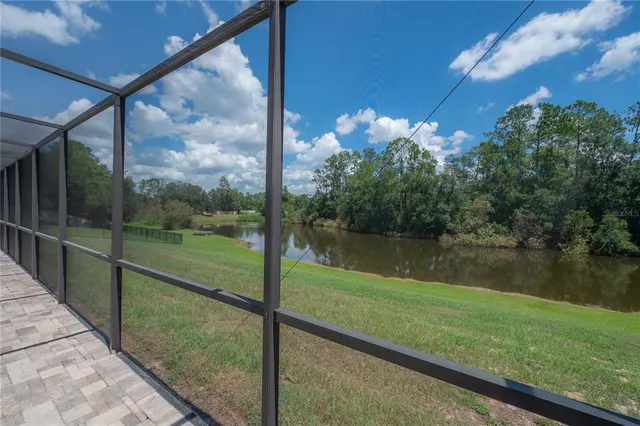 $599,999 | 6142 Caroline Drive, Wesley Chapel, FL 33545