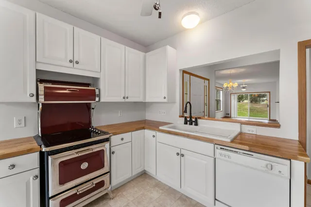 $365,000 | 1656 Oakbrooke Way, Eagan, MN 55122