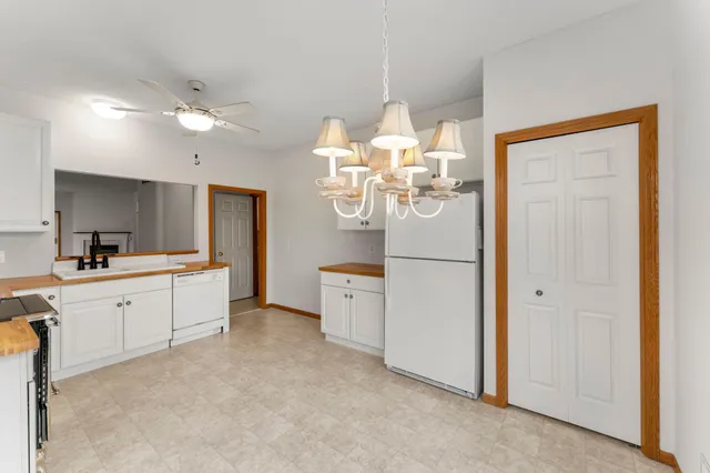 $365,000 | 1656 Oakbrooke Way, Eagan, MN 55122