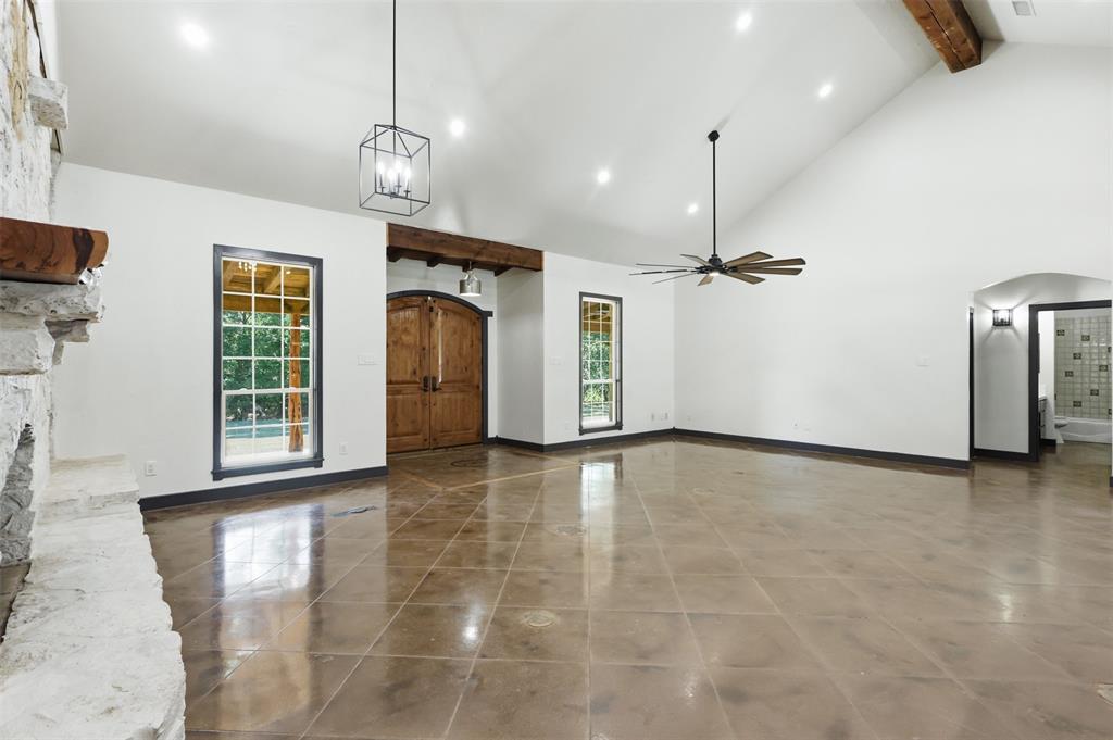 1070 South Reno Road Springtown, TX 76082 - Photo 8 of 39