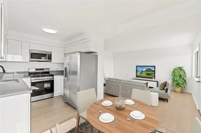 $425,000 | 420 North Market Street, Unit 32, Inglewood, CA 90302