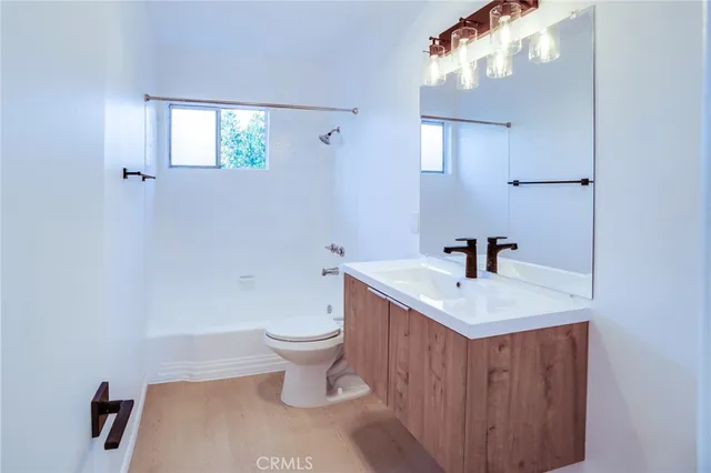 $425,000 | 420 North Market Street, Unit 32, Inglewood, CA 90302