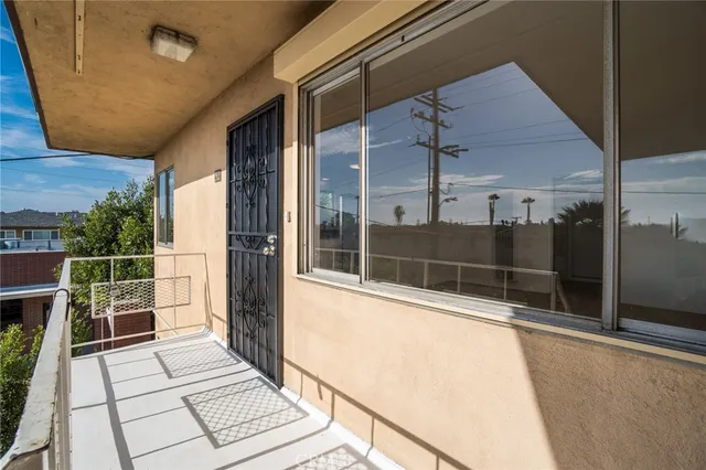 $425,000 | 420 North Market Street, Unit 32, Inglewood, CA 90302