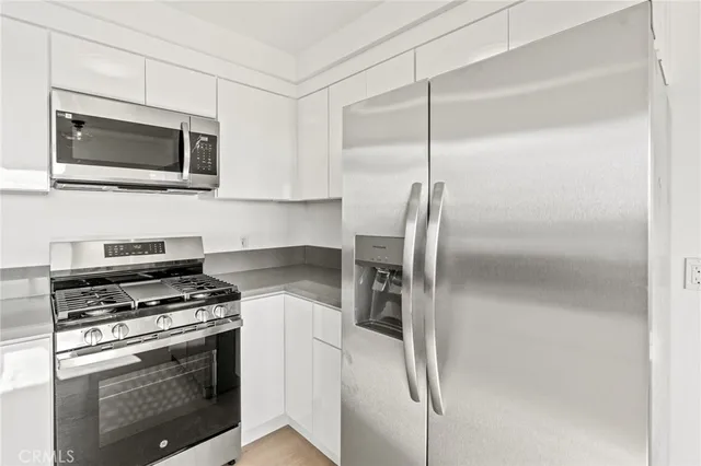 $425,000 | 420 North Market Street, Unit 32, Inglewood, CA 90302