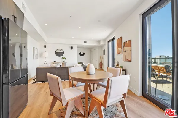 $5,417 | 1110 South Spaulding Avenue, Unit PH2, Los Angeles, CA 90019
