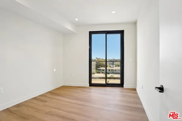 $5,417 | 1110 South Spaulding Avenue, Unit PH2, Los Angeles, CA 90019