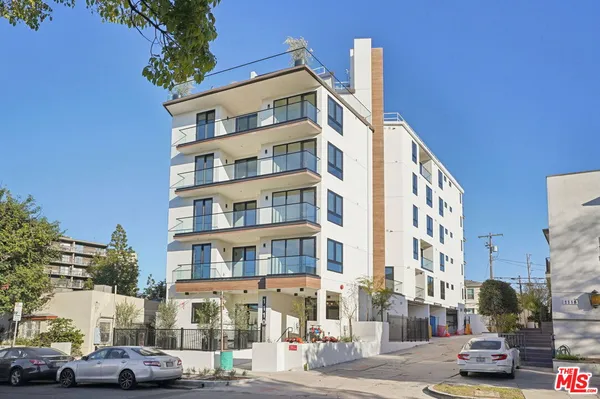 $5,417 | 1110 South Spaulding Avenue, Unit PH2, Los Angeles, CA 90019
