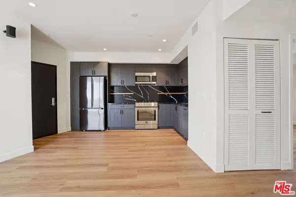 $5,417 | 1110 South Spaulding Avenue, Unit PH2, Los Angeles, CA 90019