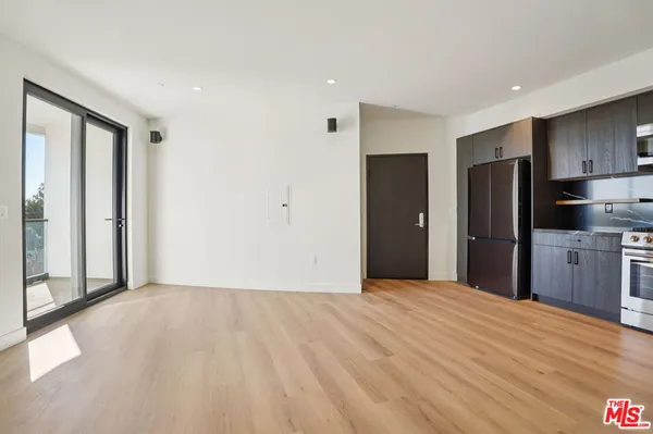 $5,417 | 1110 South Spaulding Avenue, Unit PH2, Los Angeles, CA 90019