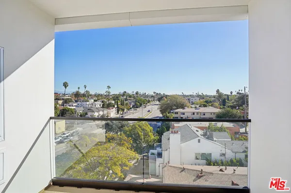 $5,417 | 1110 South Spaulding Avenue, Unit PH2, Los Angeles, CA 90019