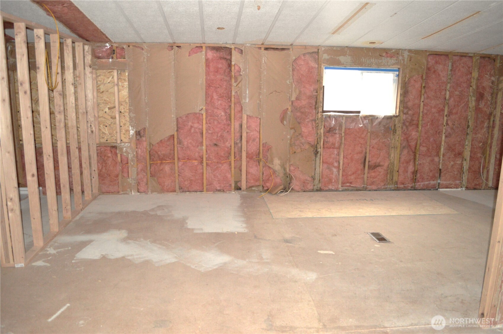 425 Chuckanut Drive North, Unit 4 Bellingham, WA 98229 - Photo 16 of 23 a view of small space with wooden floor