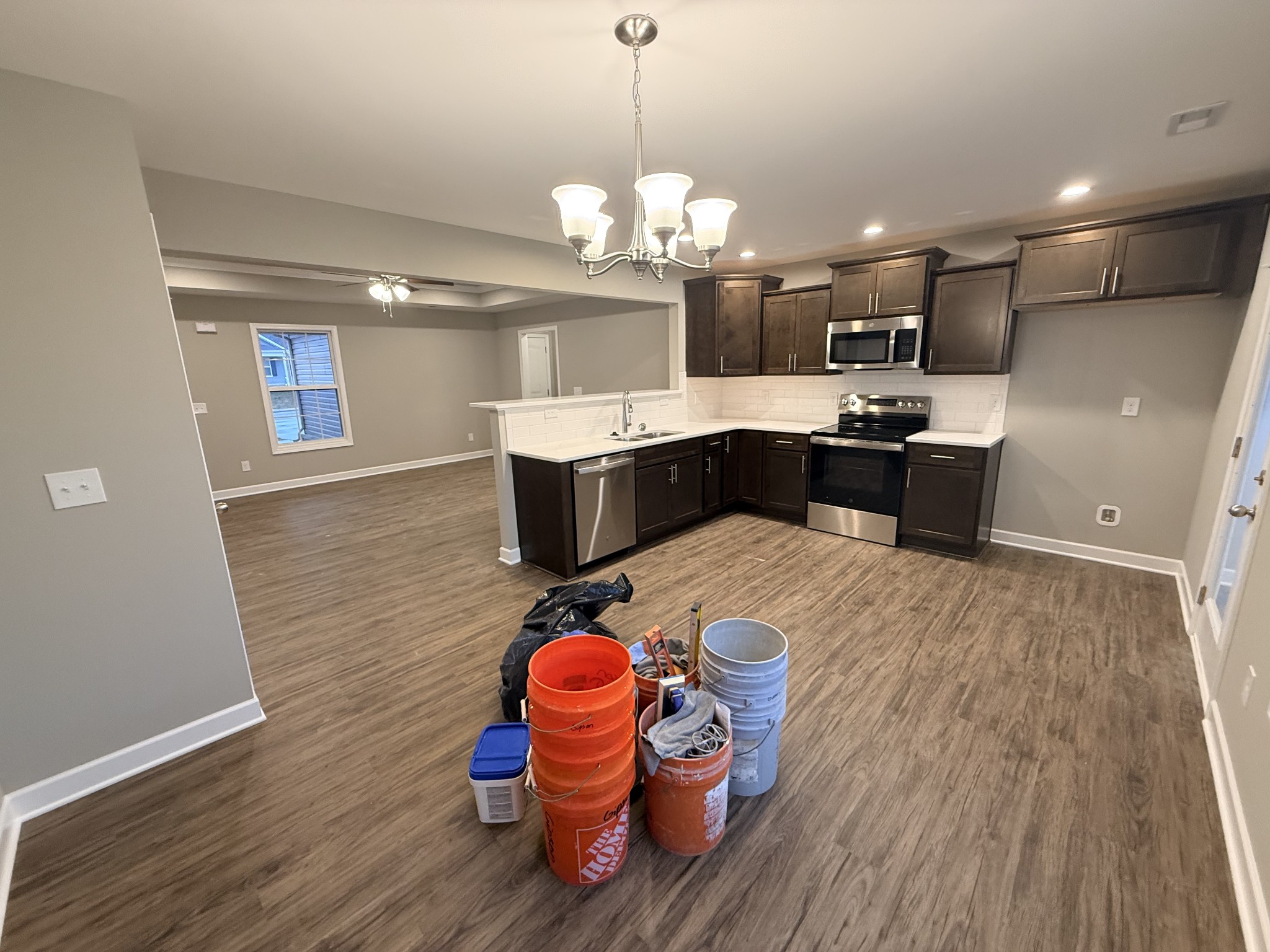 482 Ridge Street Manchester, TN 37355 - Photo 4 of 21 a kitchen with a table and chairs in it