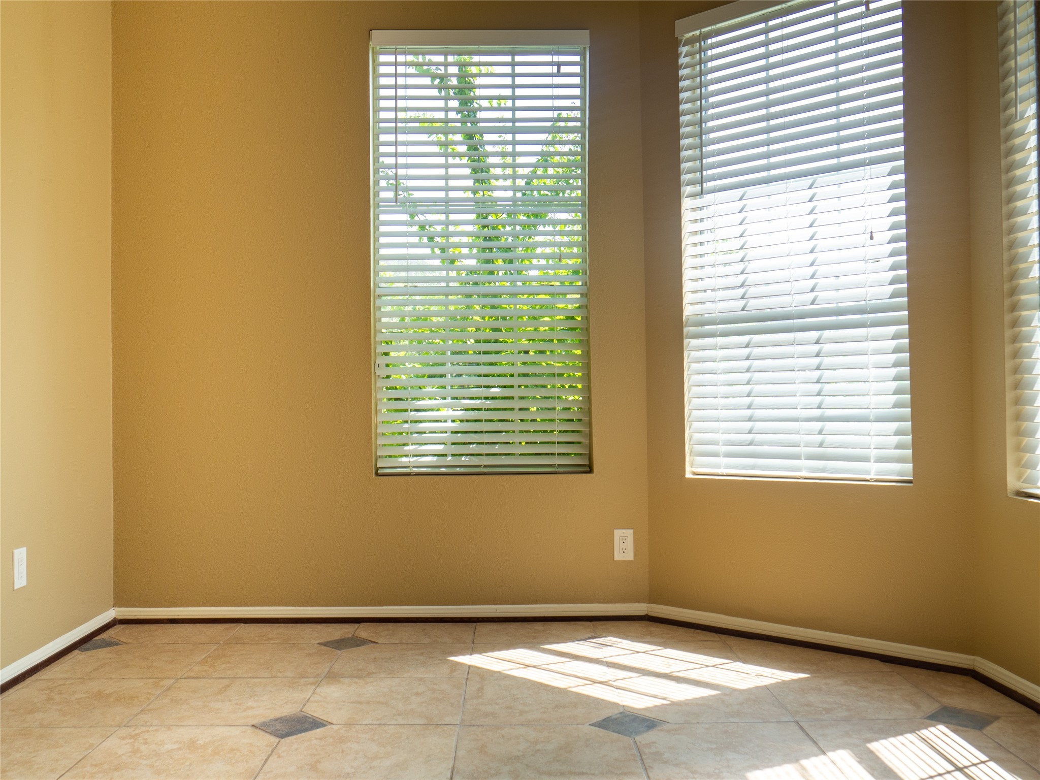 22527 Goss Spring Court Spring, TX 77373 - Photo 10 of 24 a view of an empty room with a window