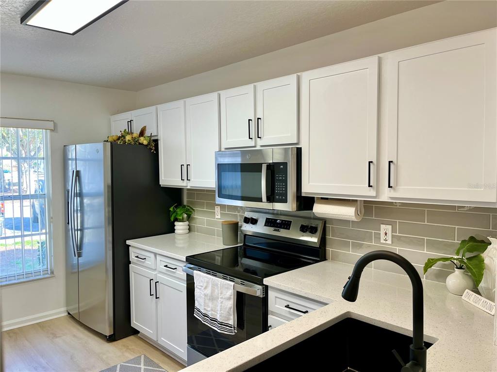 2355 Water View Loop Kissimmee, FL 34743 - Photo 5 of 12