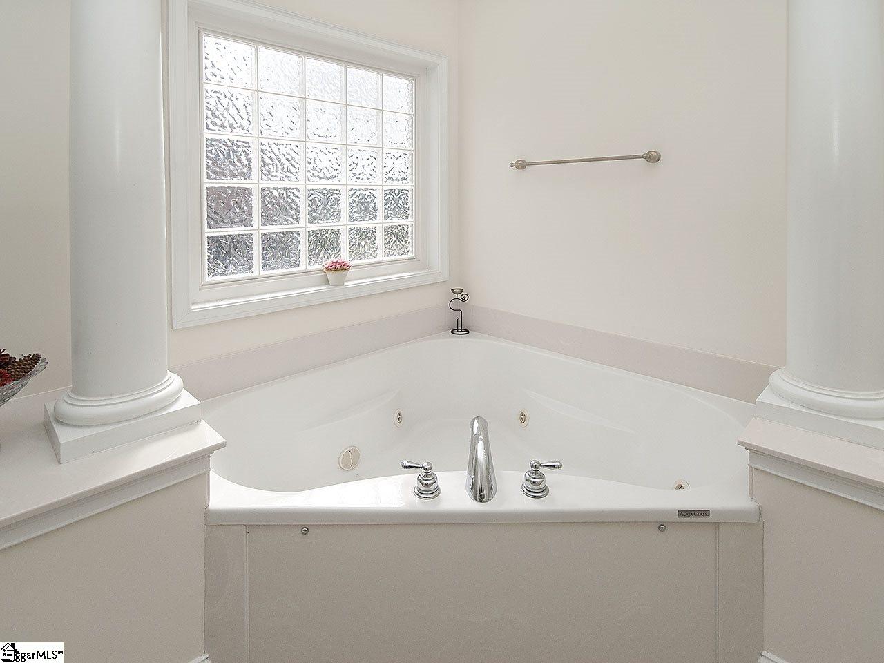 406 Gladstone Way Greer, SC 29650 - Photo 12 of 25 Gallery Image 12
