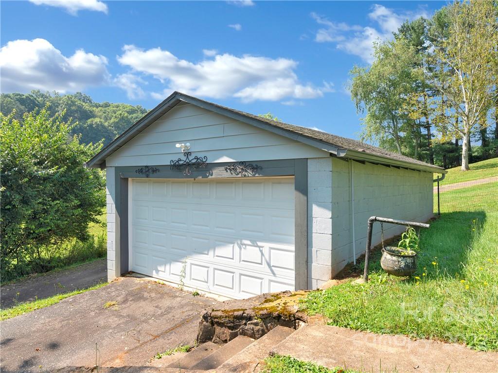 176 Kims Cove Road Canton, NC 28716 - Photo 25 of 27 Gallery Image 25