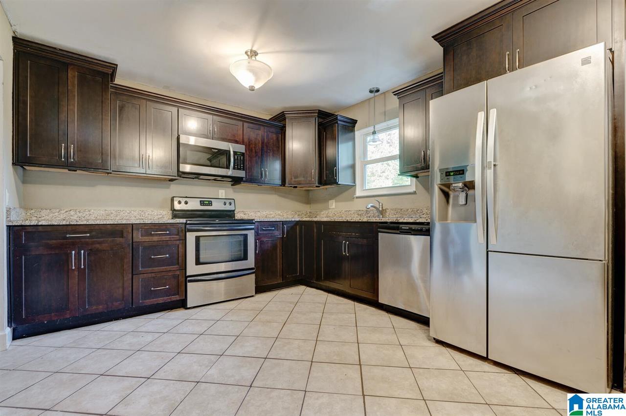 3975 Hilltop Road Southeast Bessemer, AL 35022 - Photo 6 of 20