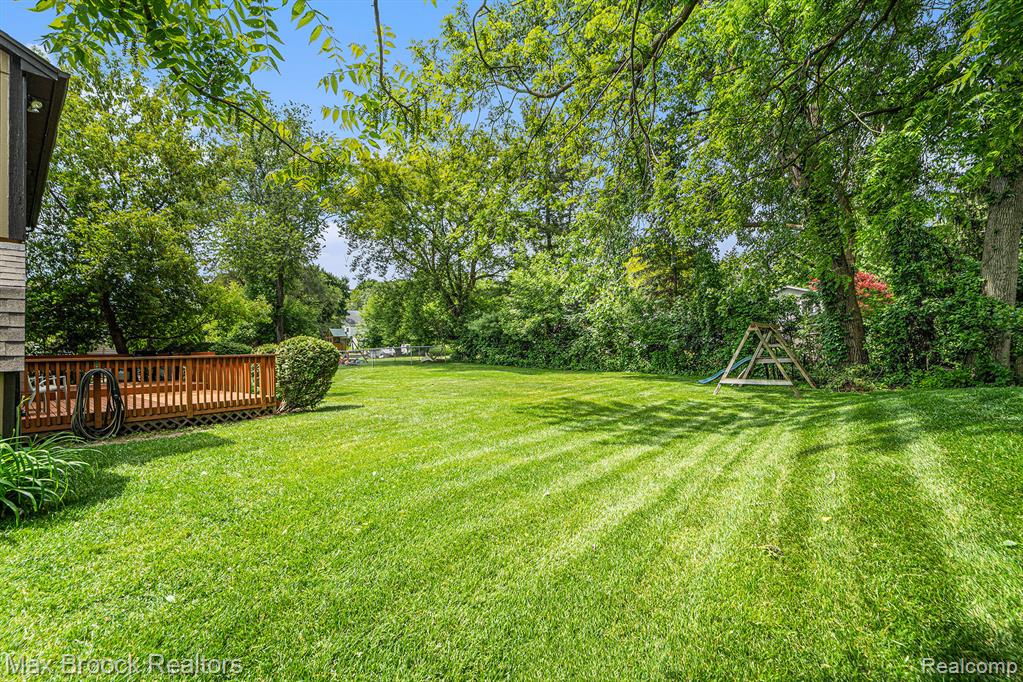 3906 Westlyn Road Lake Orion, MI 48359 - Photo 13 of 21