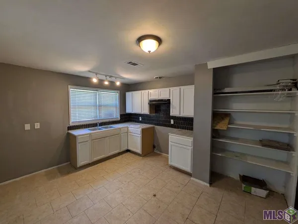 $1,350 | 5966 Clayton Drive, Baton Rouge, LA 70805