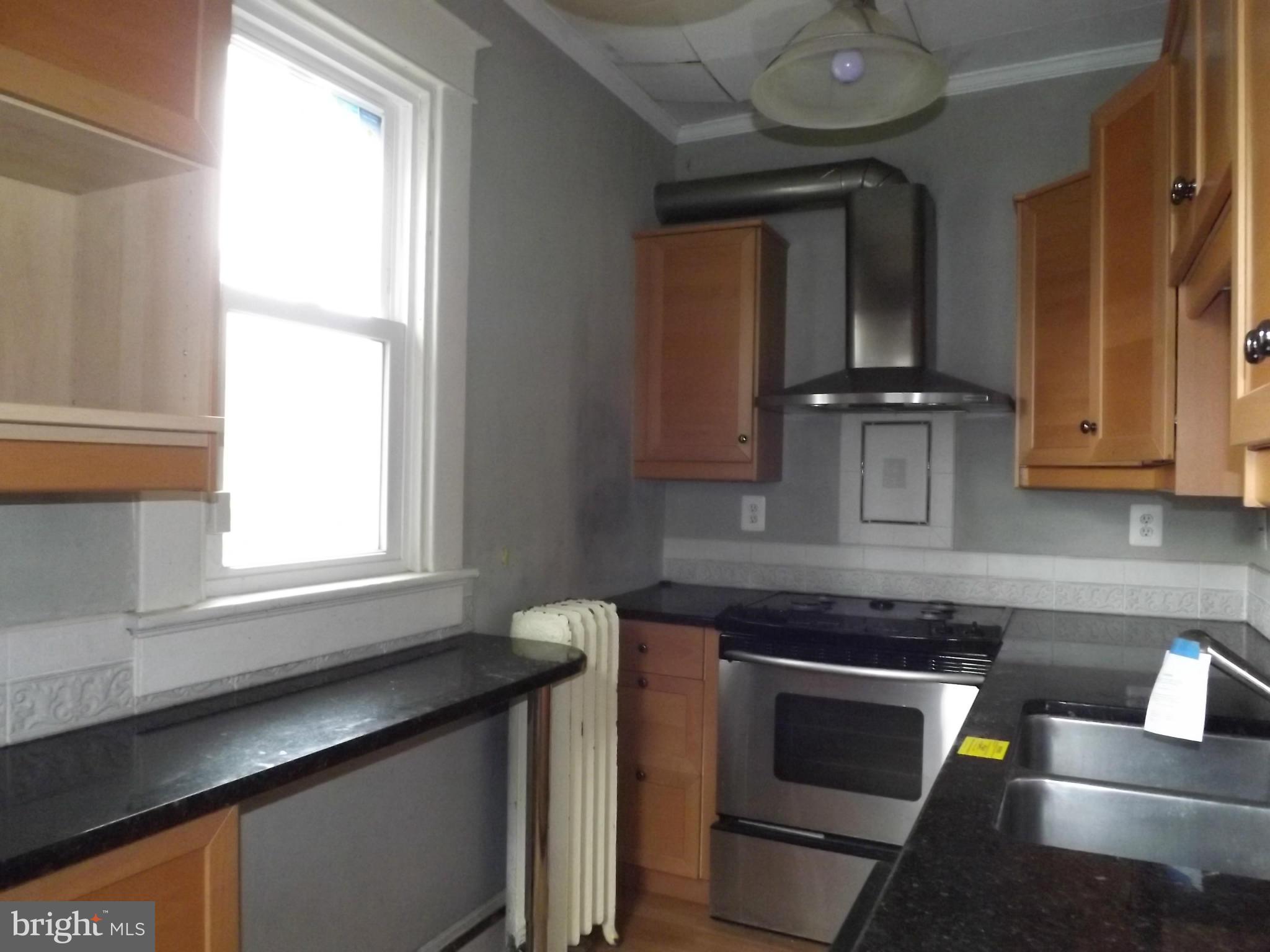 3304 Rueckert Avenue Baltimore, MD 21214 - Photo 7 of 17 Kitchen