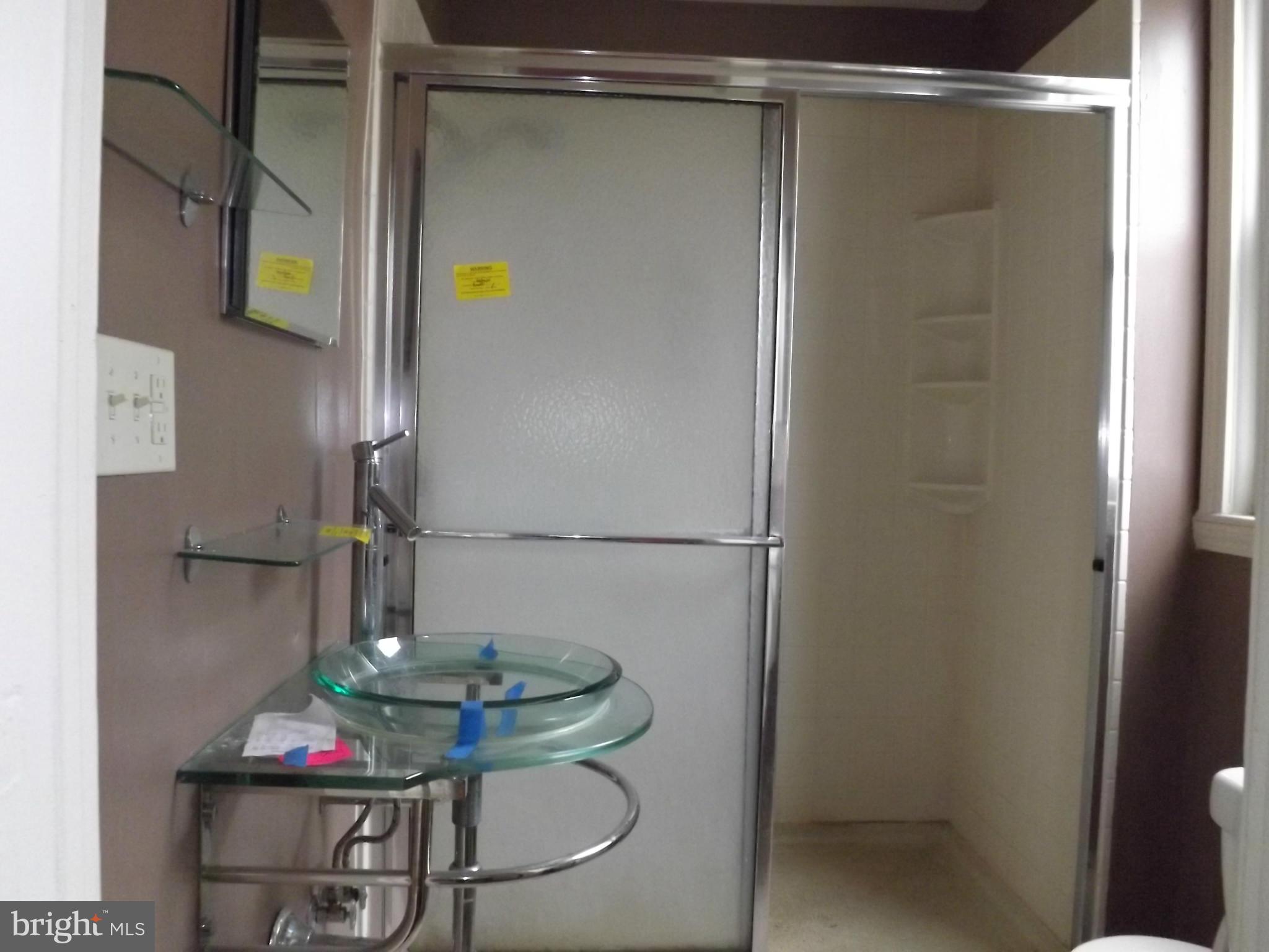 3304 Rueckert Avenue Baltimore, MD 21214 - Photo 9 of 17 Bath (Master)