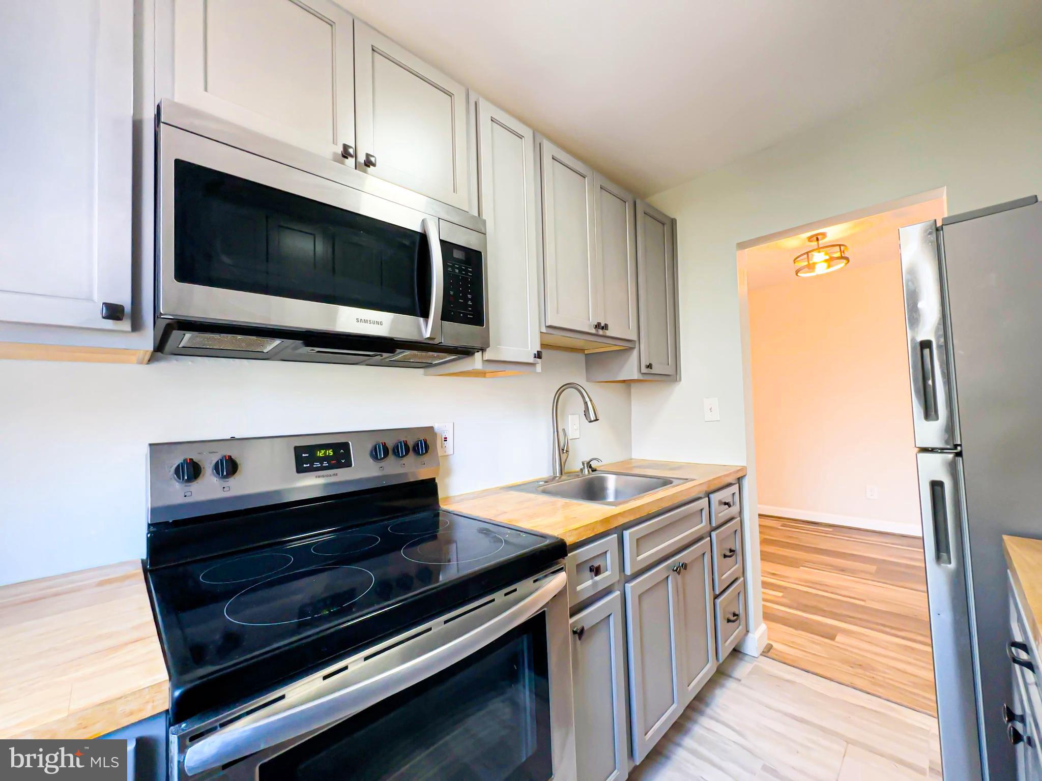 514 Ridge Road Southeast, Unit 311 Washington, DC 20019 - Photo 8 of 26 Appliances