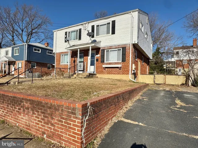 $2,700 | 3927 Vermont Avenue, Alexandria, VA 22304