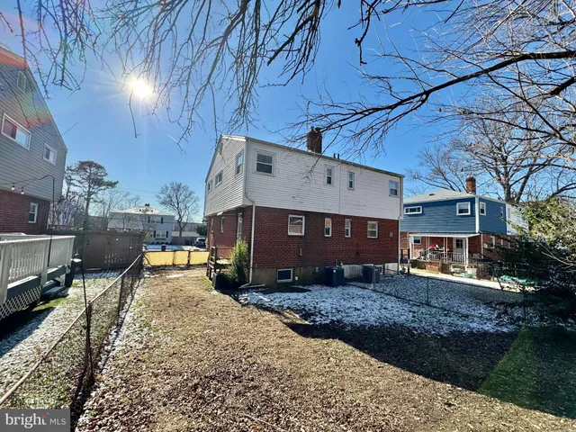 $2,700 | 3927 Vermont Avenue, Alexandria, VA 22304