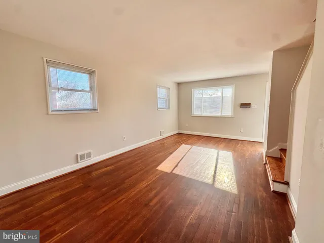 $2,700 | 3927 Vermont Avenue, Alexandria, VA 22304