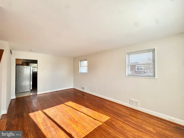 $2,700 | 3927 Vermont Avenue, Alexandria, VA 22304