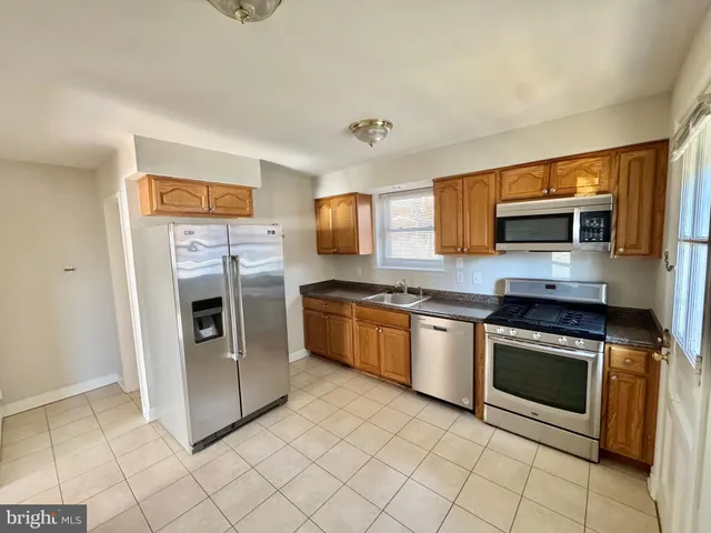 $2,700 | 3927 Vermont Avenue, Alexandria, VA 22304