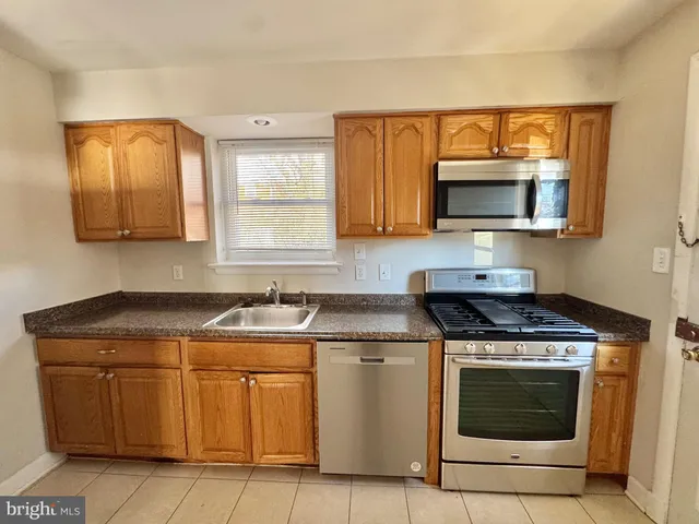 $2,700 | 3927 Vermont Avenue, Alexandria, VA 22304