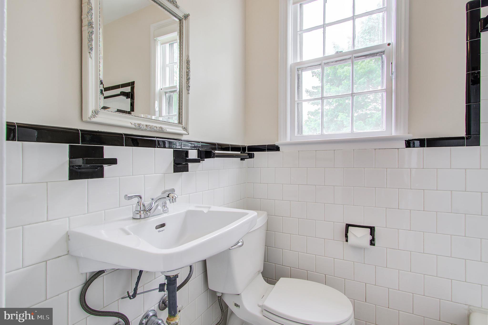 5814 Walton Road Bethesda, MD 20817 - Photo 13 of 29 Full bath #1 main level
