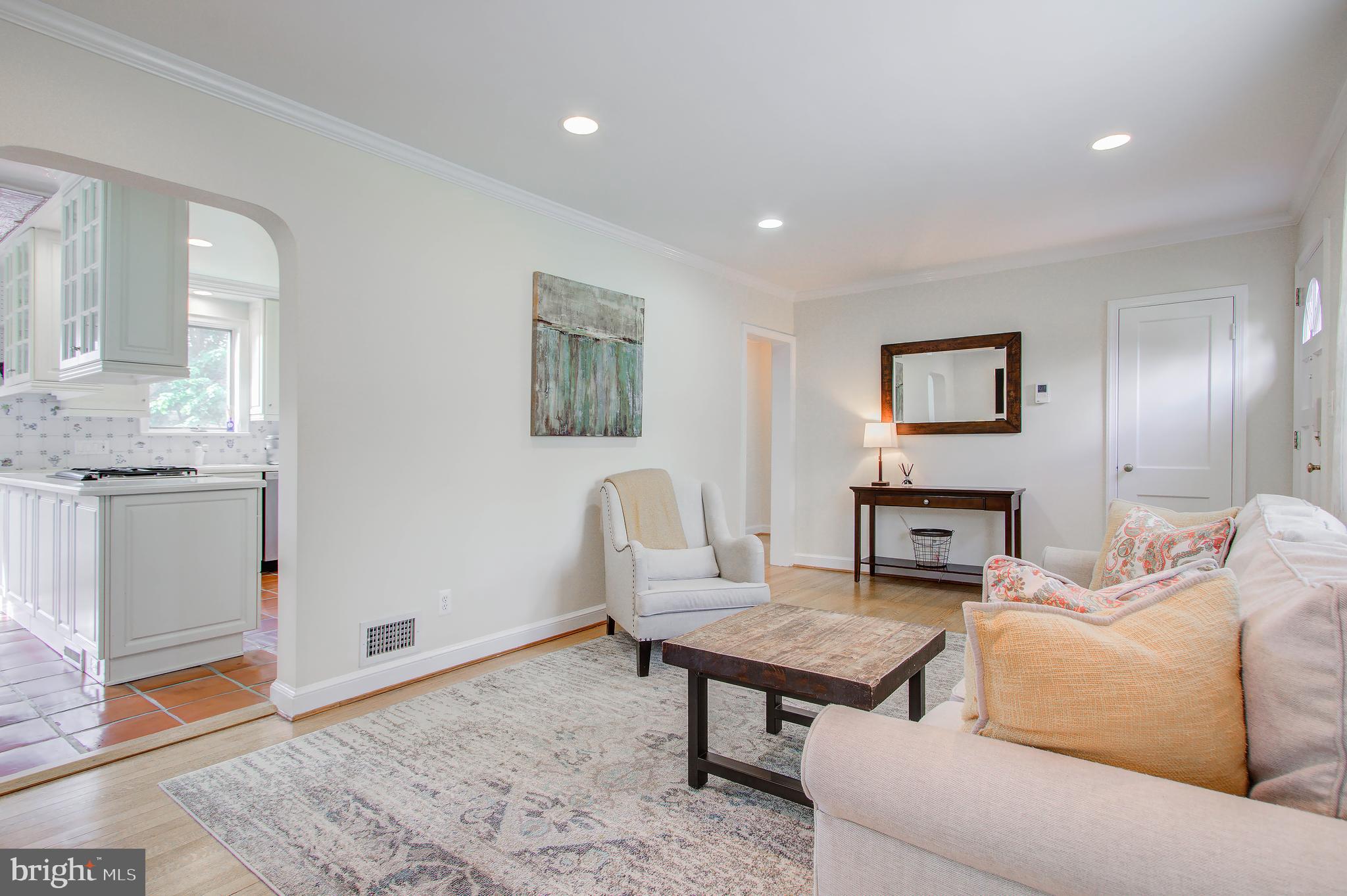 5814 Walton Road Bethesda, MD 20817 - Photo 4 of 29 living room