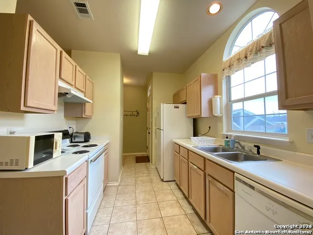 $1,095 | 7707 Crown Gate Drive, San Antonio, TX 78251
