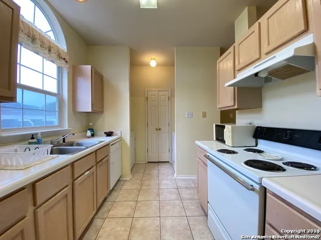 $1,095 | 7707 Crown Gate Drive, San Antonio, TX 78251