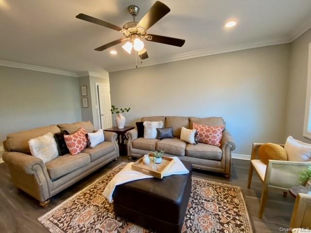 307 Robinson Avenue, Unit 8 Patchogue, NY 11772 - Photo 3 of 8