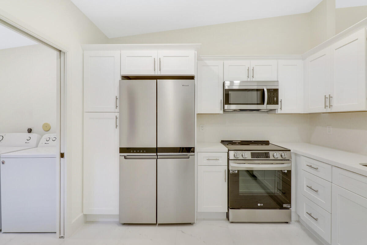 8273 Springtree Road Boca Raton, FL 33496 - Photo 2 of 31 House-181jpg